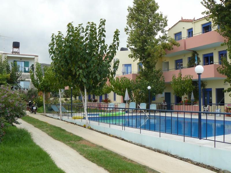 Leonidas Studios & Apartments Georgioupoli Exterior foto